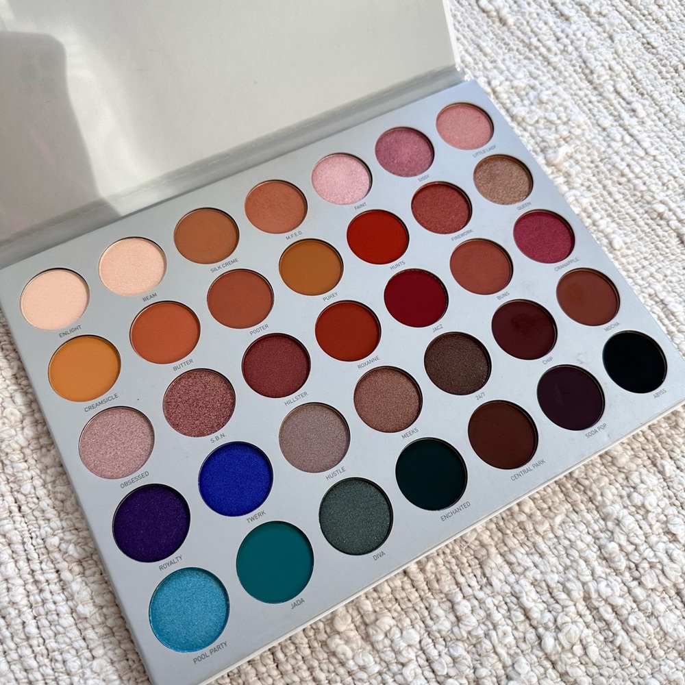 Morphe x Jaclyn Hill Vol 1 palette